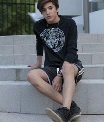 Boys 5c13df960c5a9.jpg
