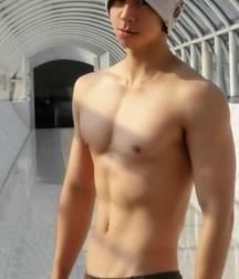 shirtless boys 5c14ca84545e5.jpg