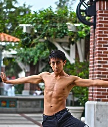 shirtless boys 5c14cb5899094.jpg