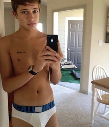 shirtless boys 5c1611661680a.jpg