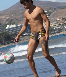 shirtless boys 5c1612bd32daf.jpg