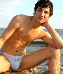 shirtless boys 5c16135dad616.jpg