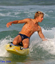 shirtless boys 5c1613862f9d2.jpg
