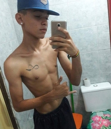 shirtless boys 5c17b84baa0ad.jpg