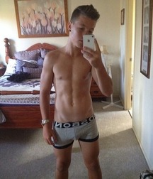 shirtless boys 5c1b908372b73.jpg