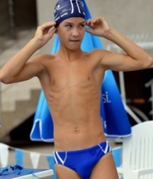 shirtless boys 5c1b90dadb9a7.jpg