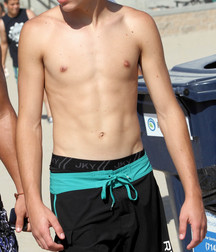 shirtless boys 5c1d12f5a6633.jpg