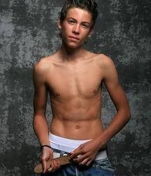 shirtless boys 5c1d14f1b6a8b.jpg