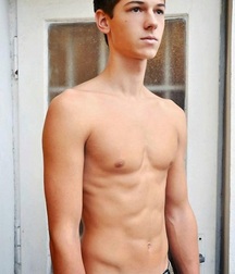 shirtless boys 5c1ffa5969e89.jpg