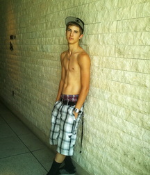 shirtless boys 5c21dc8db3de9.jpg