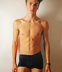 shirtless boys 5c21ddd4344ac.jpg
