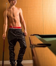 shirtless boys 5c21de3d9c3c8.jpg