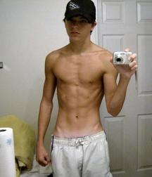 shirtless boys 5c21e022adc2f.jpg
