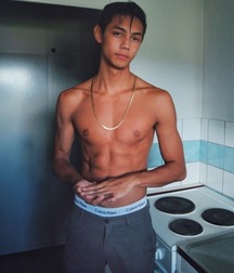 shirtless boys 5c22a3062f7e0.jpg