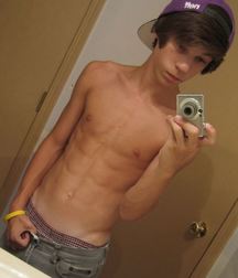 shirtless boys 5c22a47198a8c.jpg