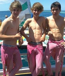 shirtless boys 5c22a80463be6.jpg