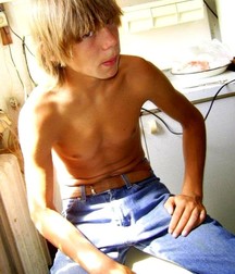 shirtless boys 5c233b6fcc334.jpg
