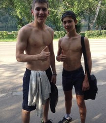 shirtless boys 5c233b93a5bde.jpg