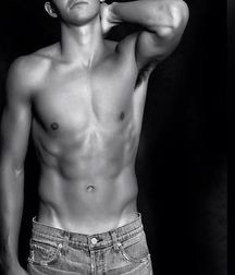 shirtless boys 5c233e355abd9.jpg