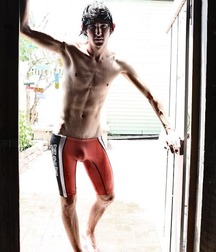 shirtless boys 5c27716acdfc3.jpg