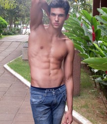 shirtless boys 5c2a86ab5fef5.jpg