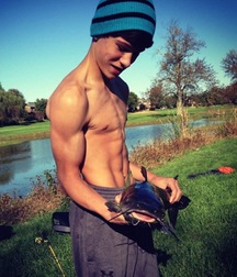 shirtless boys 5c2b1fb927550.jpg