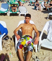 shirtless boys 5c2b20a3eed78.jpg