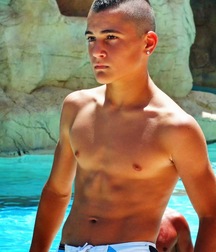 shirtless boys 5c2b20b5a5ab3.jpg