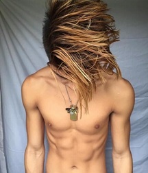 shirtless boys 5c2b218d321bf.jpg
