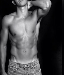 shirtless boys 5c2b22ca9b070.jpg