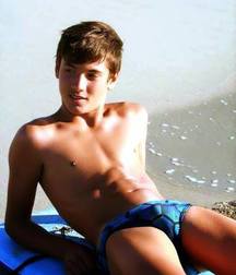 shirtless boys 5c3059b137a57.jpg