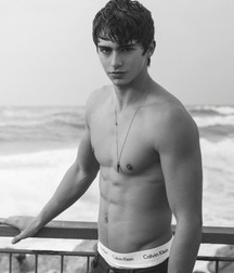 shirtless boys 5c305d04dc8eb.jpg
