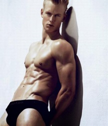 shirtless boys 5c31d34892151.jpg