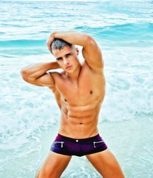 shirtless boys 5c31d44f7913f.jpg