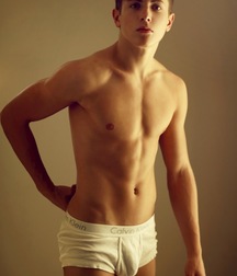 shirtless boys 5c31d467eaaa5.jpg