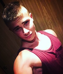 shirtless boys 5c32329728e05.jpg