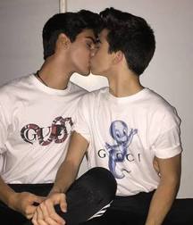 shirtless boys 5c32367353e96.jpg