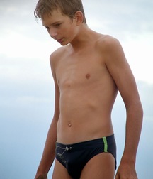 shirtless boys 5c350a4d3b988.jpg