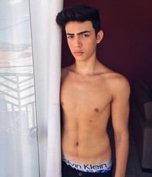 shirtless boys 5c350aa7762f4.jpg