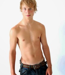 shirtless boys 5c39f56b988b8.jpg