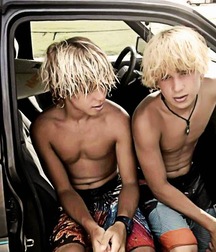 shirtless boys 5c39f63610a67.jpg