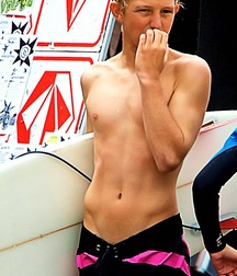 shirtless boys 5c39f646af4e9.jpg