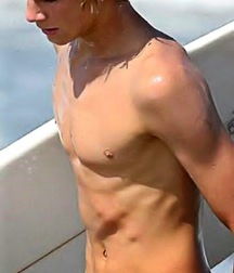 shirtless boys 5c39f6a491a6b.jpg