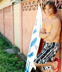 shirtless boys 5c39f74ab90b7.jpg