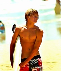 shirtless boys 5c39f78893a60.jpg