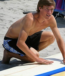 shirtless boys 5c39f7b803cb5.jpg