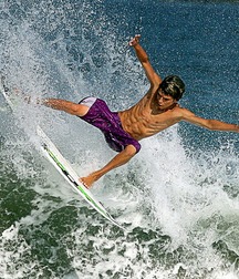 shirtless boys 5c39f7c5ce90a.jpg