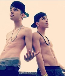 shirtless boys 5c39f8f1bcebb.jpg