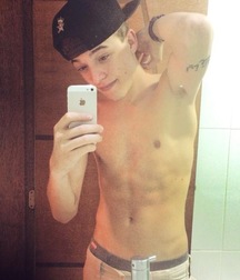 shirtless boys 5c39f977b7c8c.jpg