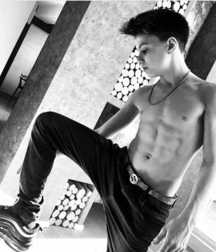 shirtless boys 5c3b0f977d9ee.jpg